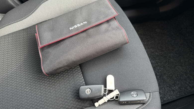 Nissan Qashqai 1.3 DiG-T Acenta Premium 5dr Petrol Hatchback